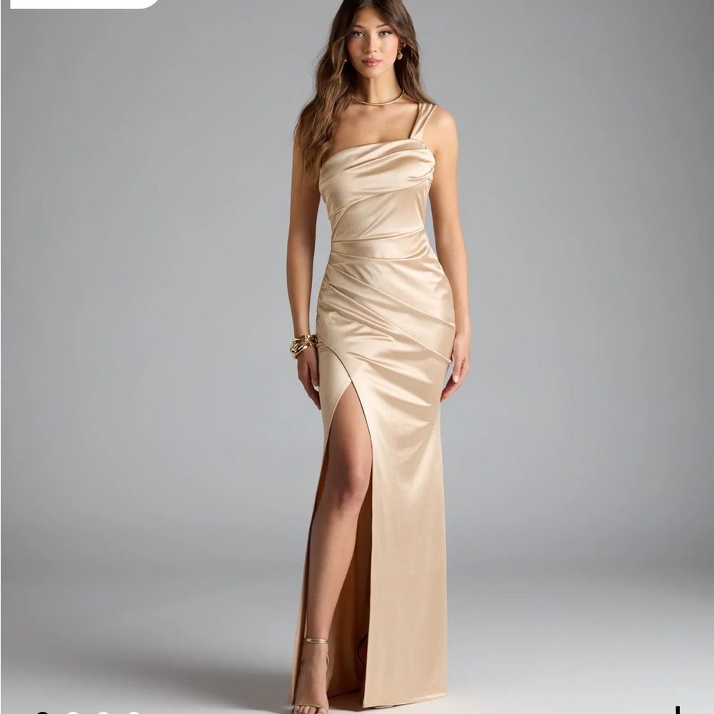 Windsor Cream Asymmetrical Ruched Gown